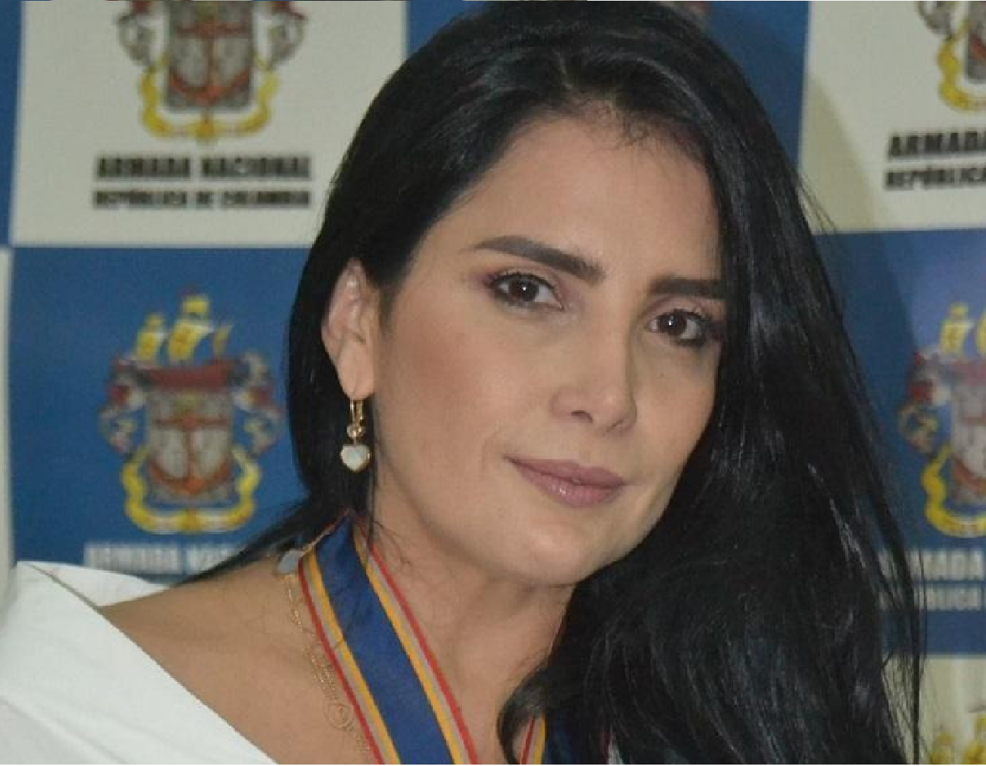 Al parecer la excongresista tomo un carro y huyo hacia el Tolima