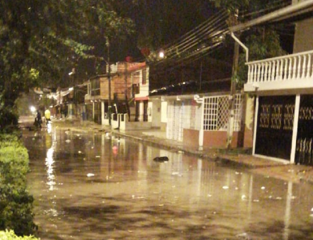 Obstrucciones en el sistema de alcantarillado provocaron innundaciones