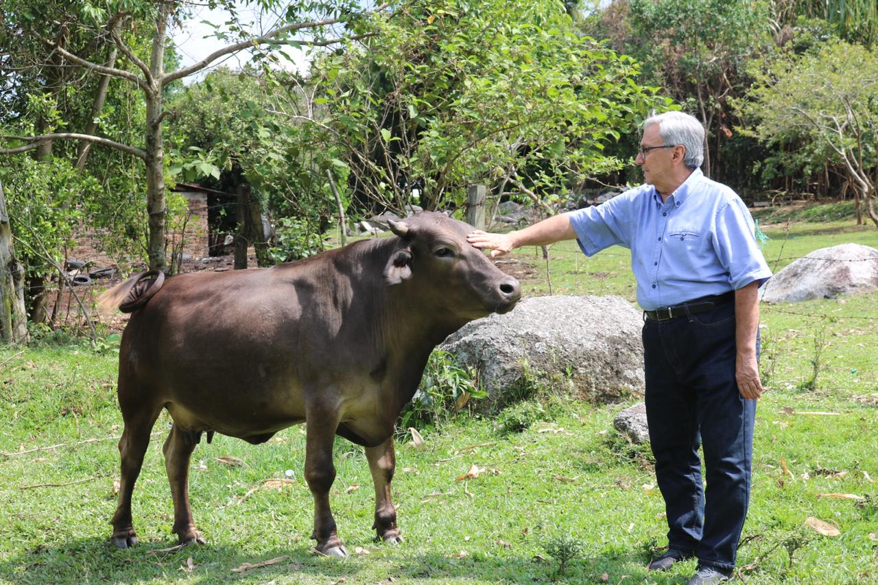 Candidato a la Alcaldía Leonidas López