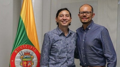 Lanini es profesional egresado de la Universidad Nacional de Colombia y cuenta con una maestría en ingeniería del transporte