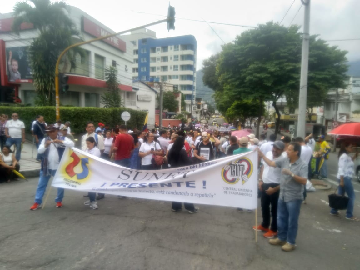Trabajadores participan en marchas
