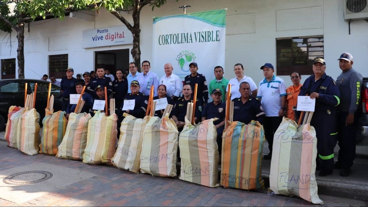 14 cuerpos bomberiles voluntarios resultaron beneficiados con la entrega de los kit