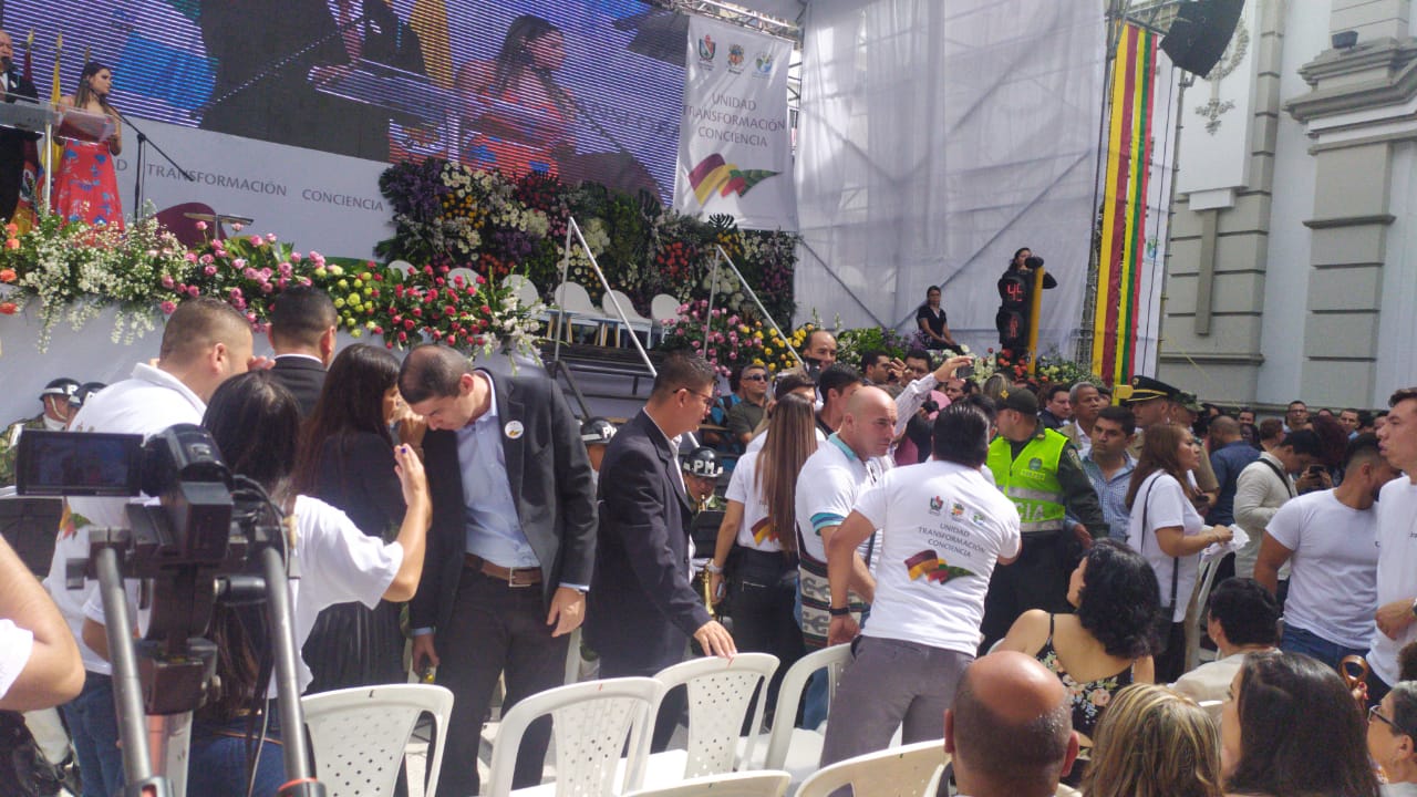 Posesión Gobernador, Alcalde y directora de Cortolima