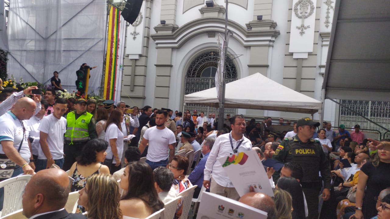 Posesión Gobernador, Alcalde y directora de Cortolima