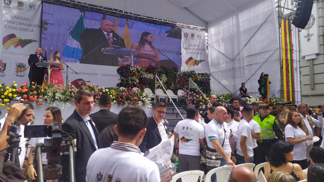 Posesión Gobernador, Alcalde y directora de Cortolima