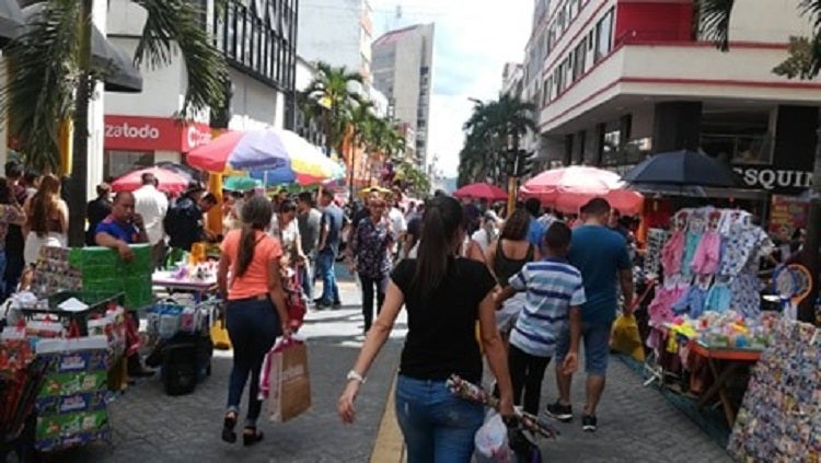 En Ibagué según cifras de la alcaldía, en la ciudad actualmente existen aproximadamente 1200 vendedores informales