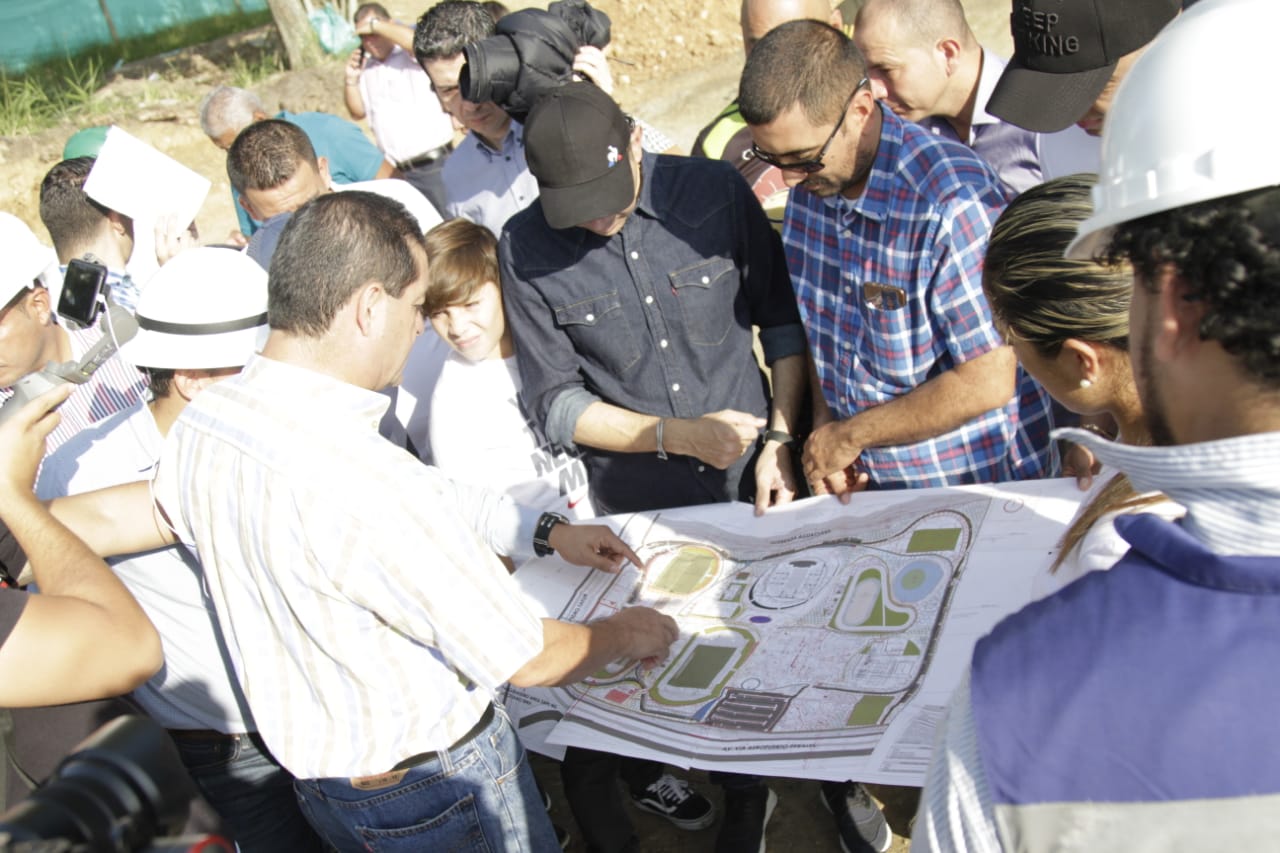 Alcalde Hurtado recorrió los escenarios deportivos