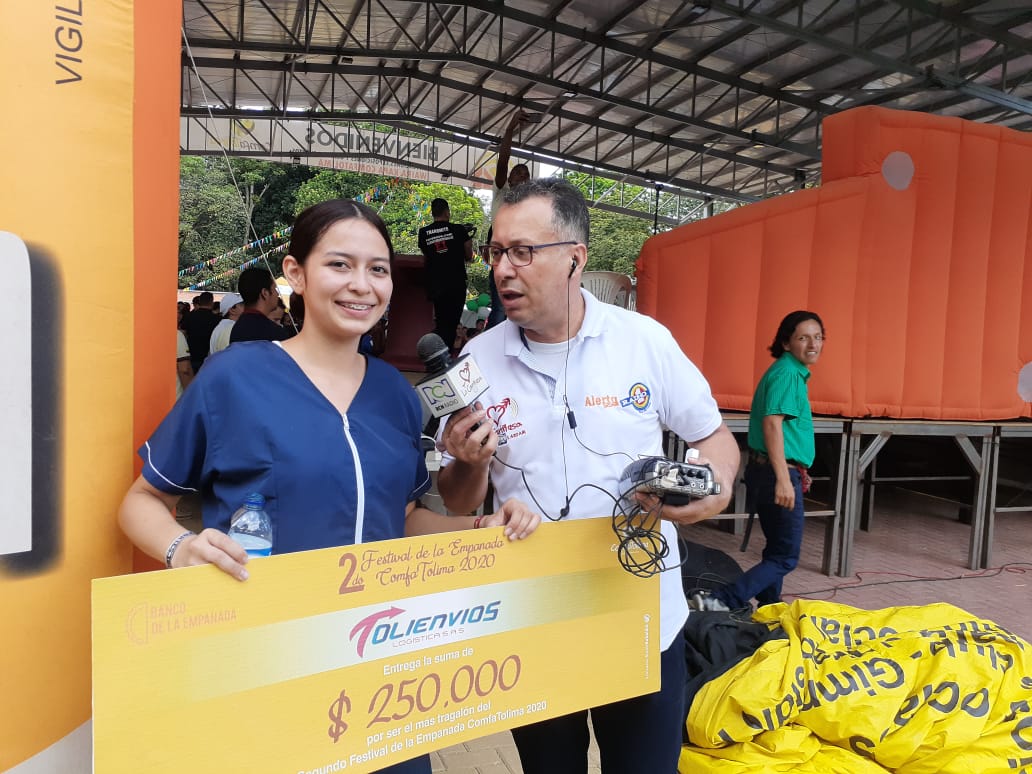 Diana Fiscal ganadora de la 'tragatón de empanadas'