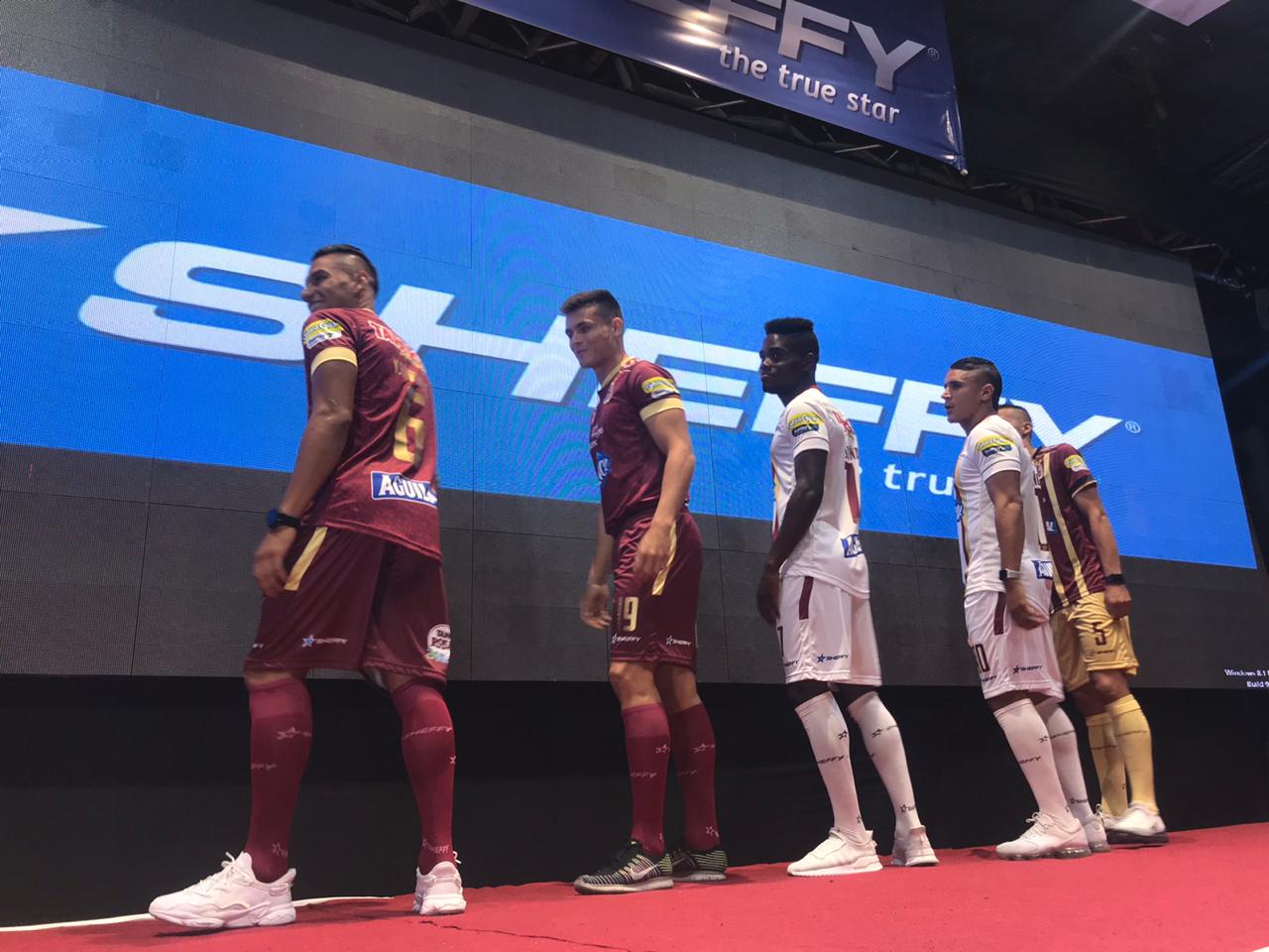Nueva indumentaria del equipo Deportes Tolima