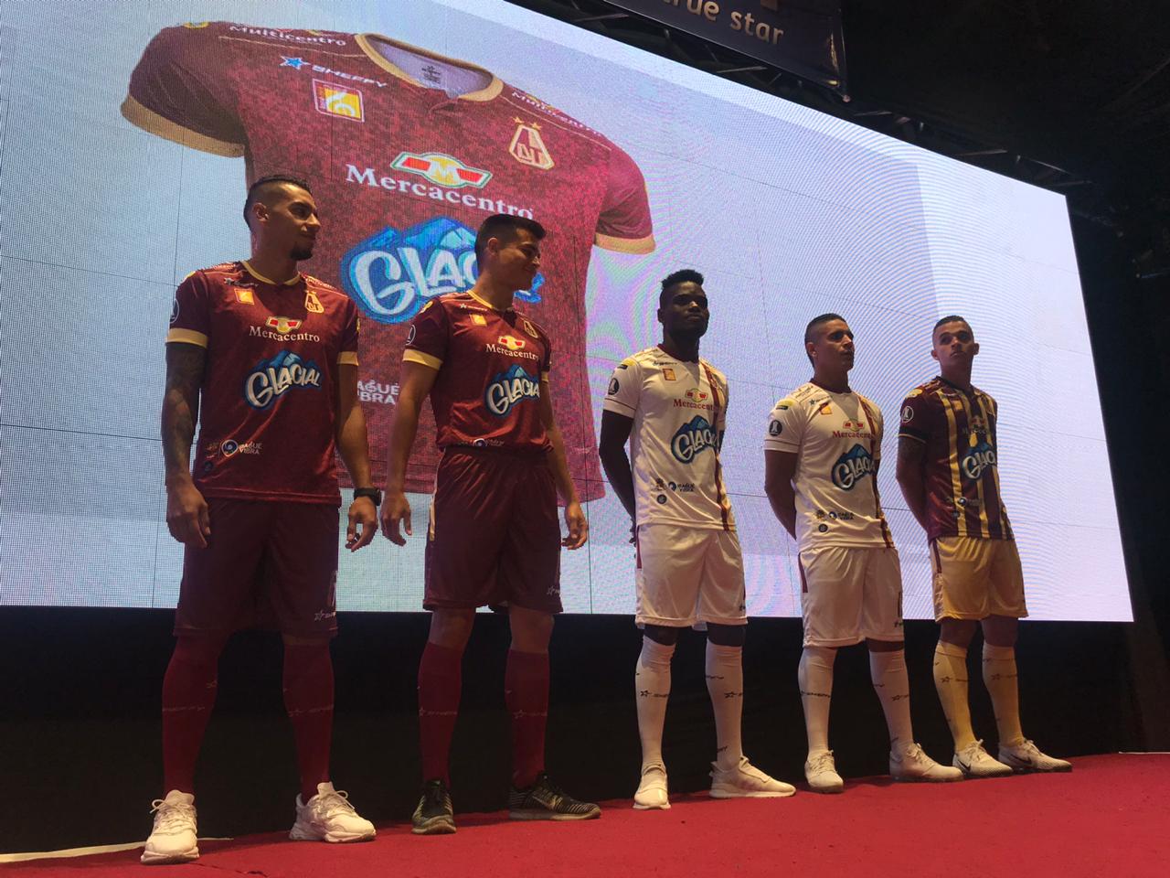 Nueva indumentaria del equipo Deportes Tolima