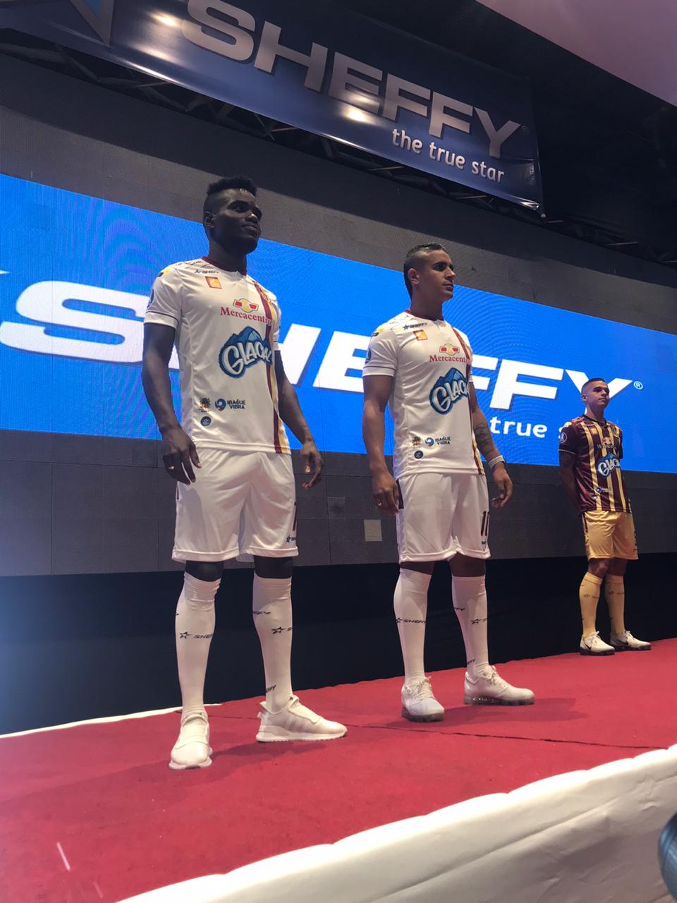 Nueva indumentaria del equipo Deportes Tolima