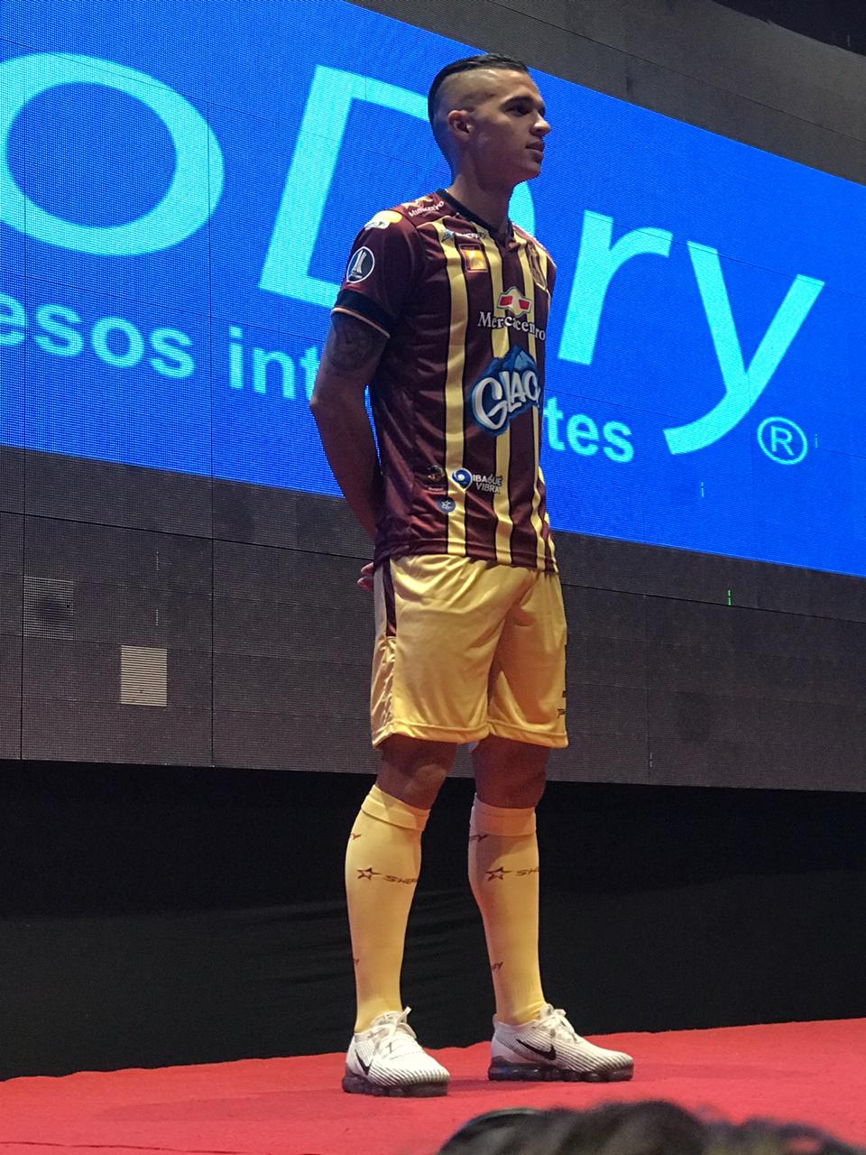 Nueva indumentaria del equipo Deportes Tolima