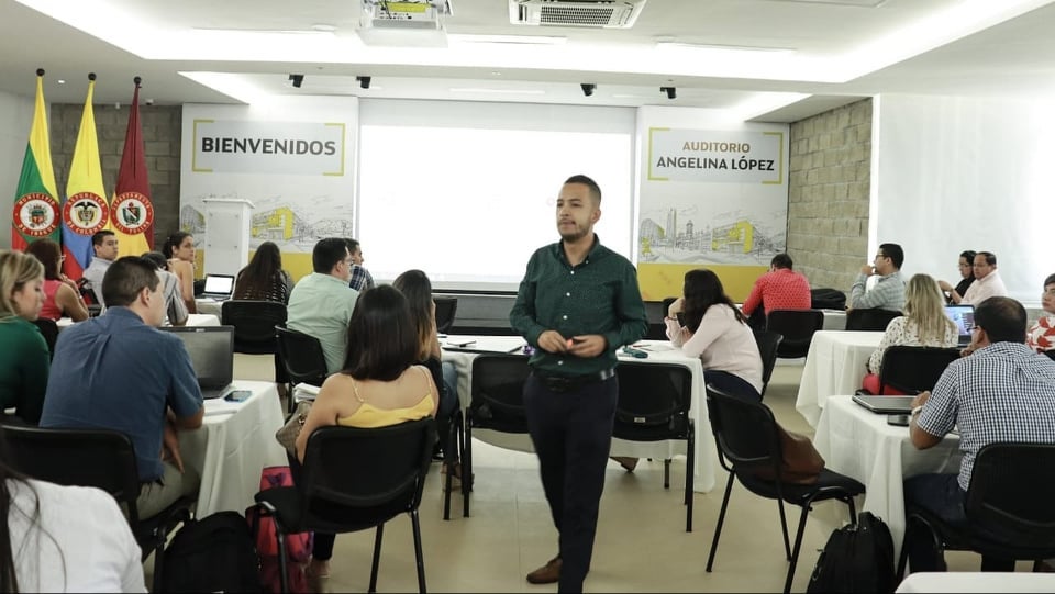 La Capacitación actualiza el uso y las buenas prácticas a estos profesionales que realizan procedimientos con el SECOP II