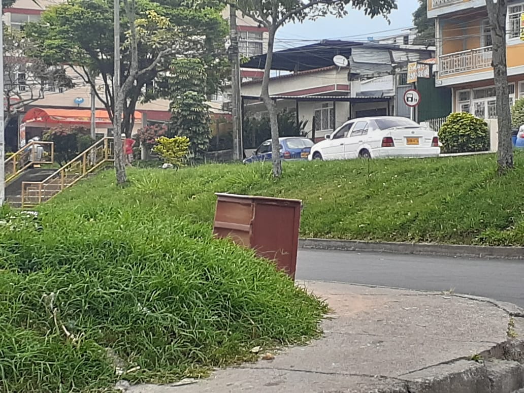 Regueros de basuras en los barrios de Ibagué 4