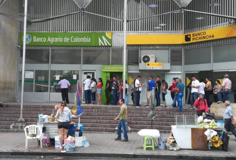 Los colaboradores de la entidad buscan entregar $150. 000 pesos en efectivo a 15 mil jefes de hogar