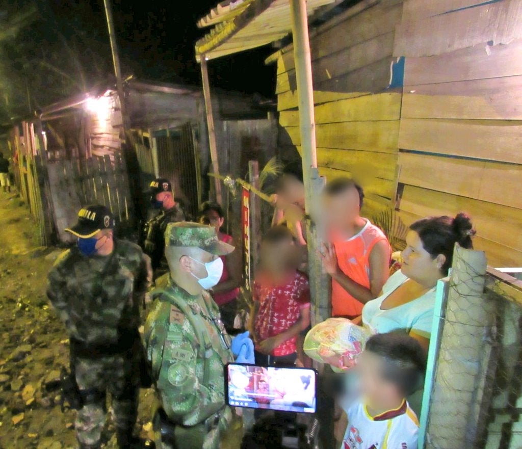 Entrega de mercados en Ibagué