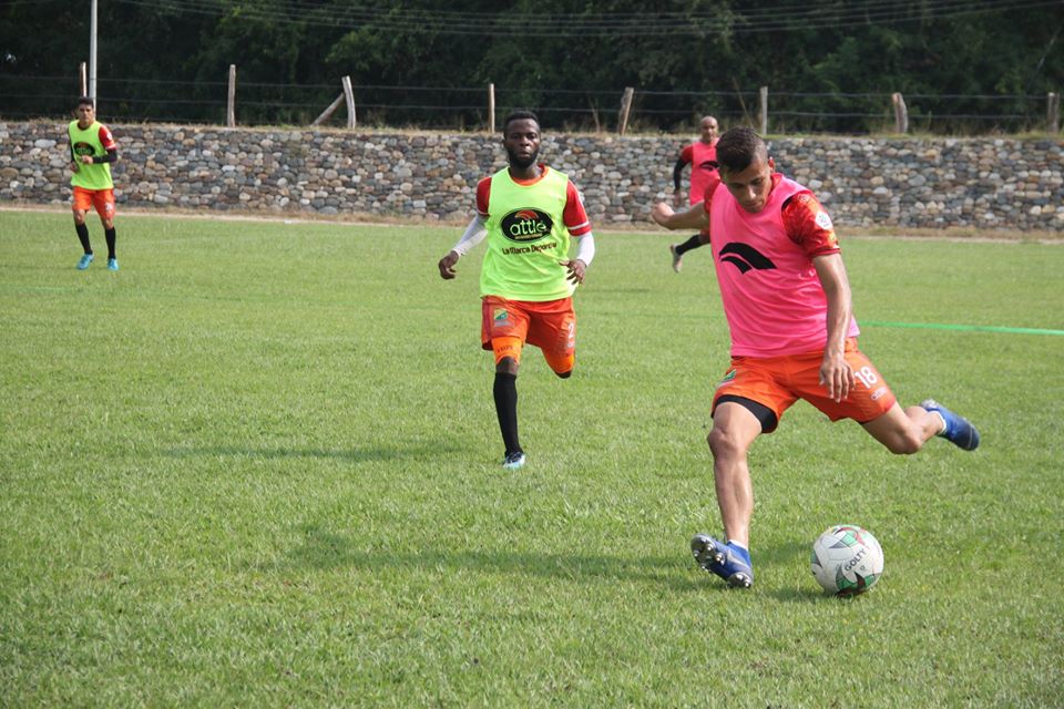 El Huila entrenando