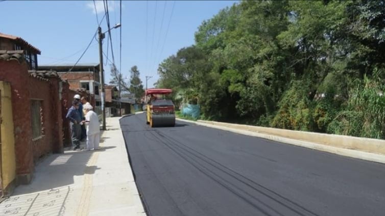 De acuerdo a Restrepo Ruiz, el plan de desarrollo del gobierno Orozco es mediocre en su planificación, tecnicismo y proyección final