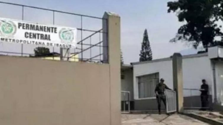 Se trataría de un detenido a quien se le habría practicado la prueba, dando positivo para la enfermedad