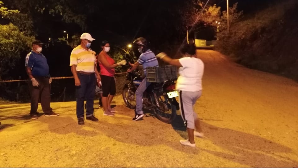 Los controles también restringen la entrada de vehículos y verifican el cumplimiento del Pico y Cédula