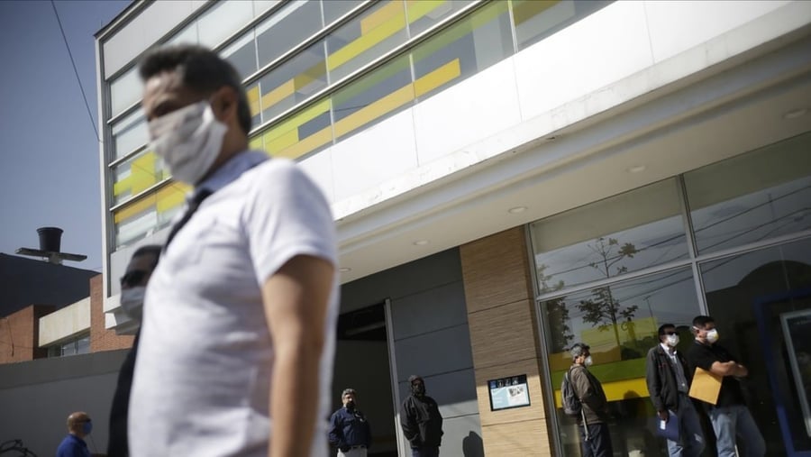 "Los abuelos como a los jóvenes hay que mantenerlos bajo protección en sus casas": Presidente