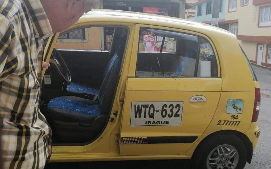Hieren a taxista en medio de atraco