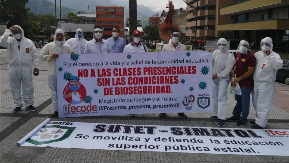 Protesta regreso a clases presencial en las instituciones de educación pública del país sin las medidas y protocolos de bioseguridad