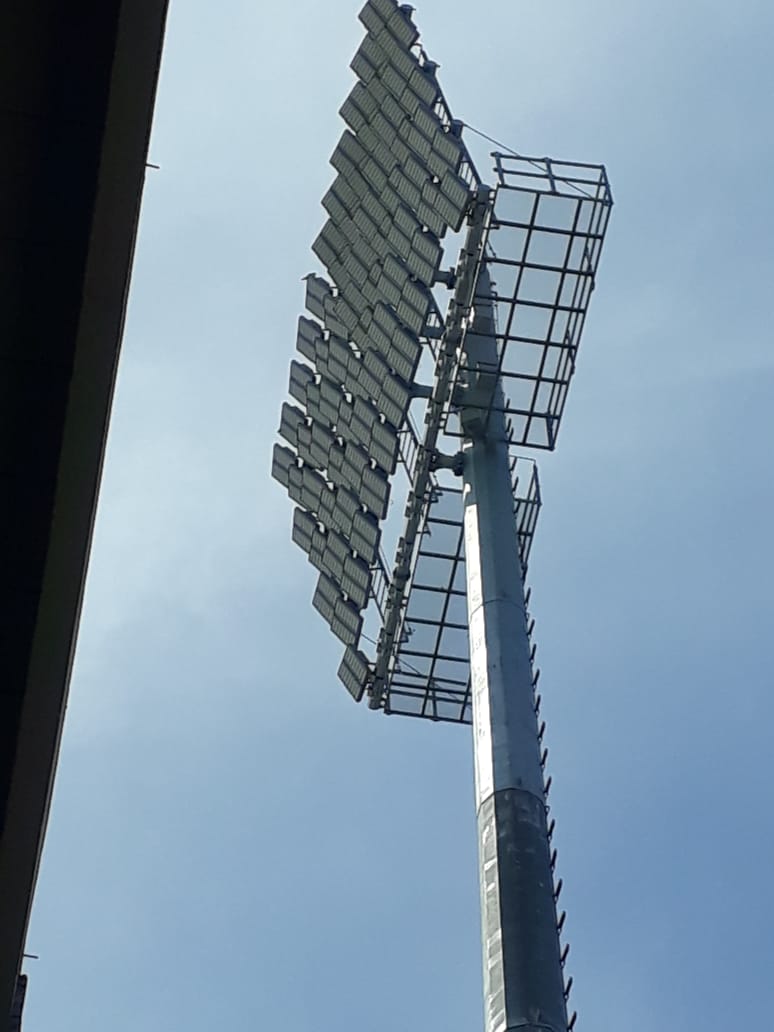 Retiran luminarias del Estadio Manuel Murillo Toro