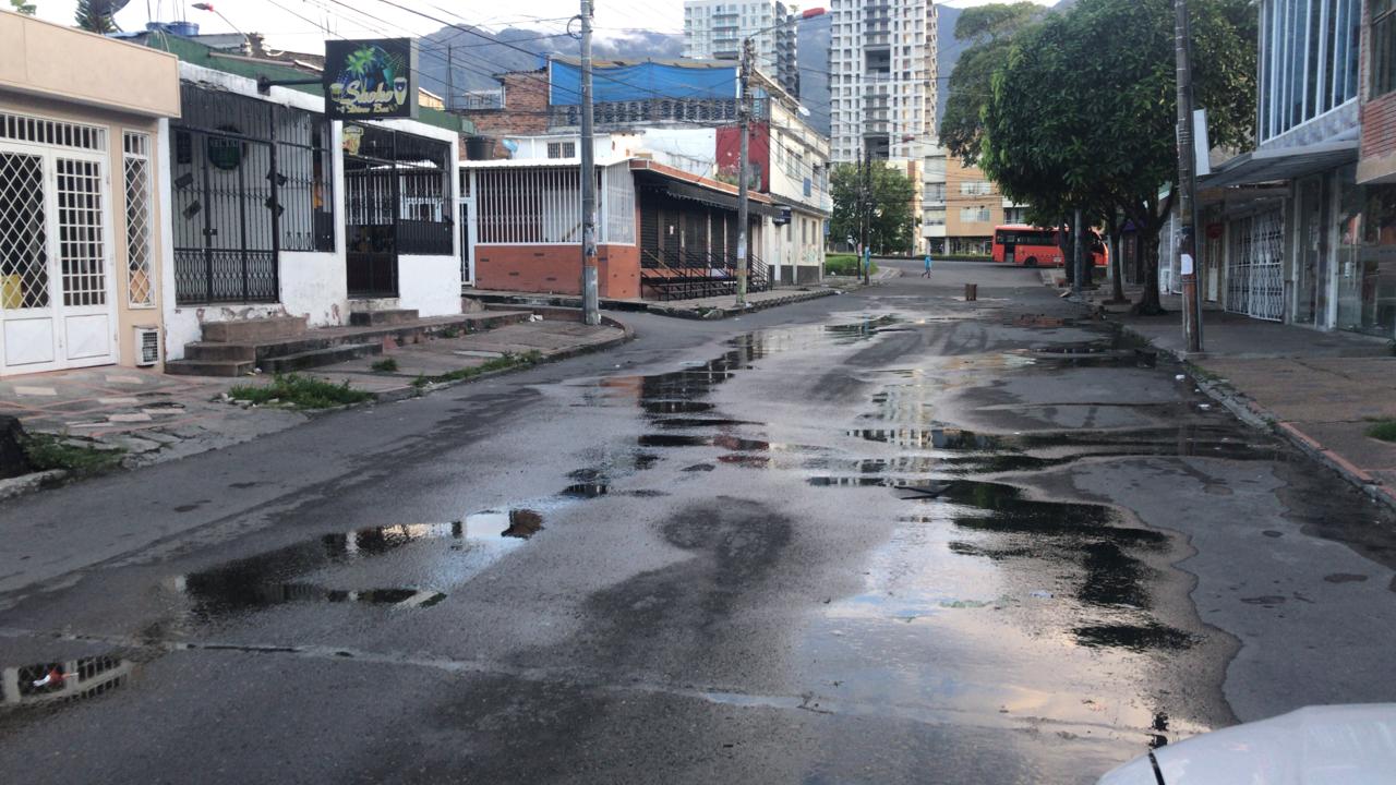 Fuga de agua en el barrio Jordán segunda etapa
