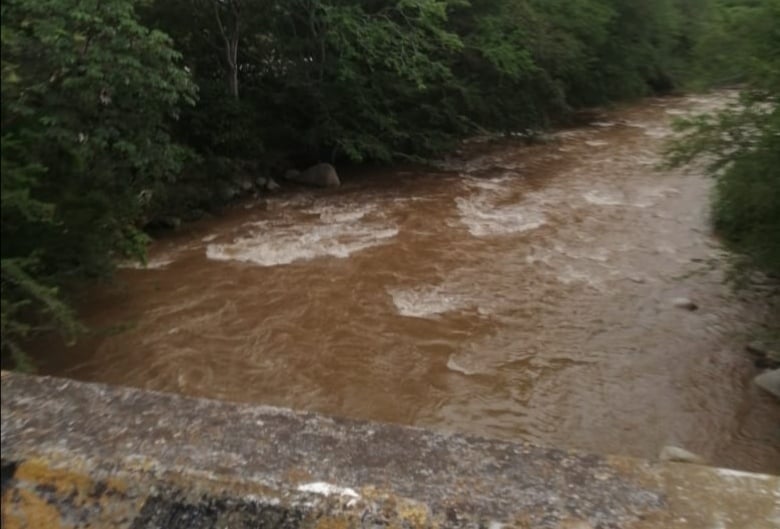 Se presentaron fuertes precipitaciones acompañadas de tormentas eléctricas