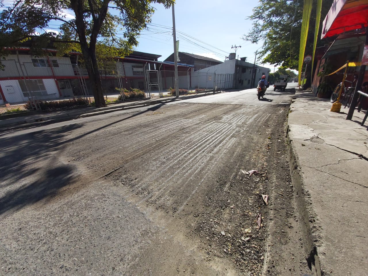 Vía principal barrio El Salado