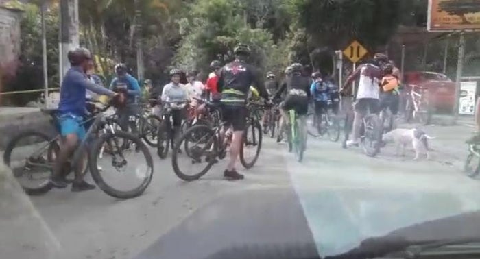 Ciclistas en el Cañón de Combeima