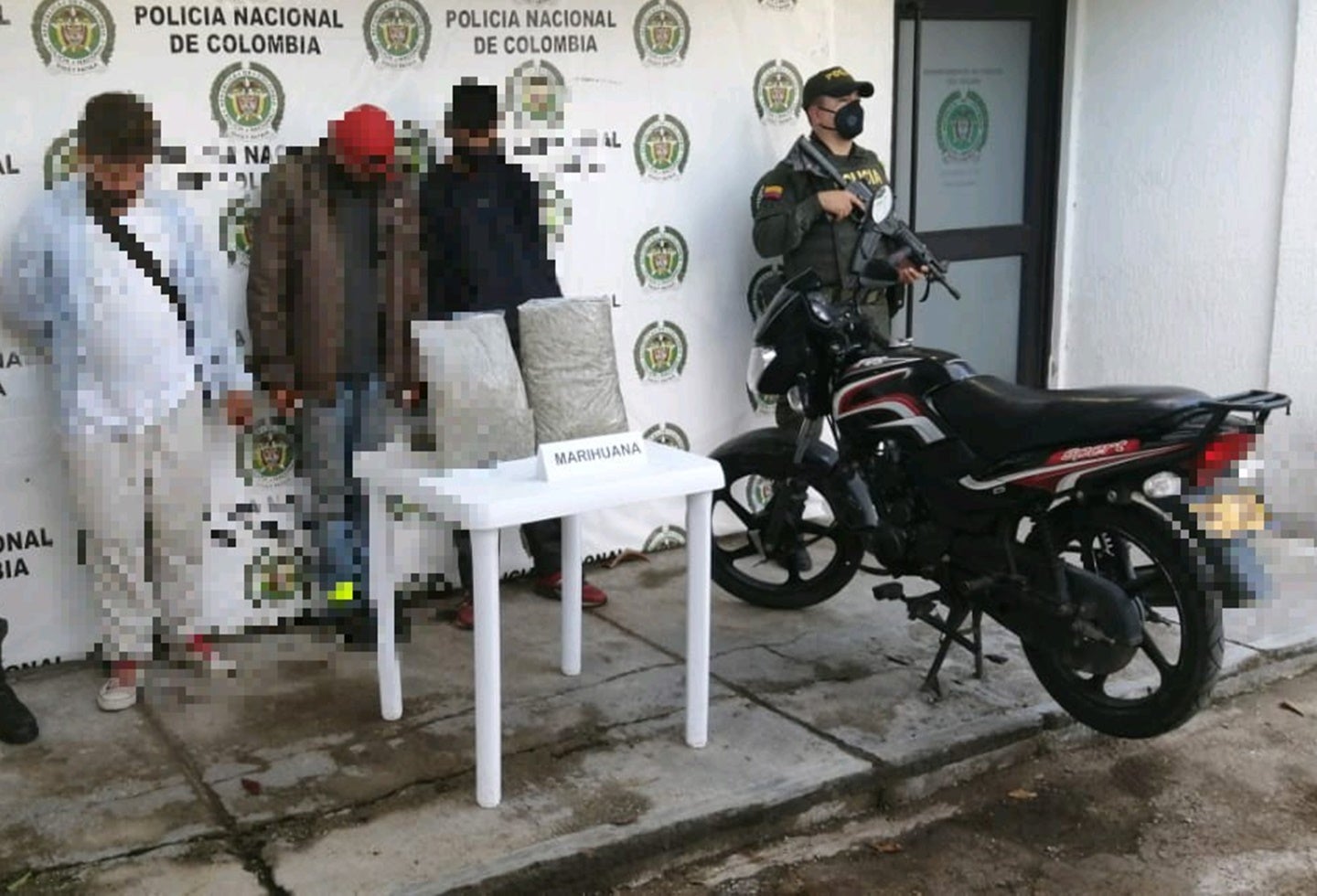 LLevaban 5 kilos de marihuana por la vía a Natagaima