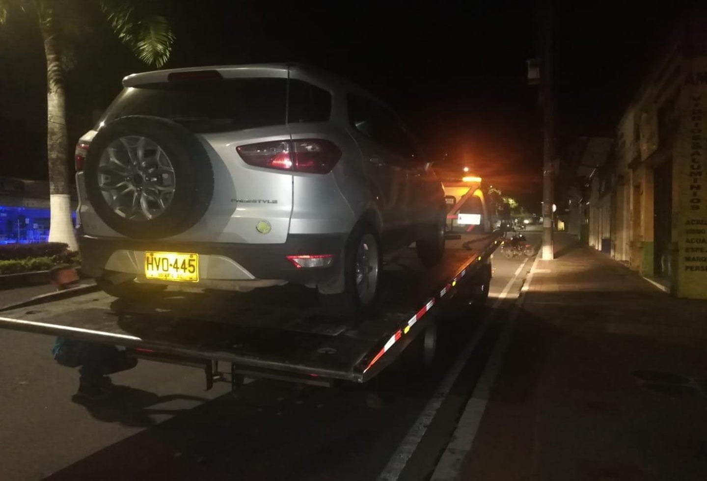 El jurista se habría pasado un semáforo en rojo y al parecer no tenía la tecnicomecánica al día.