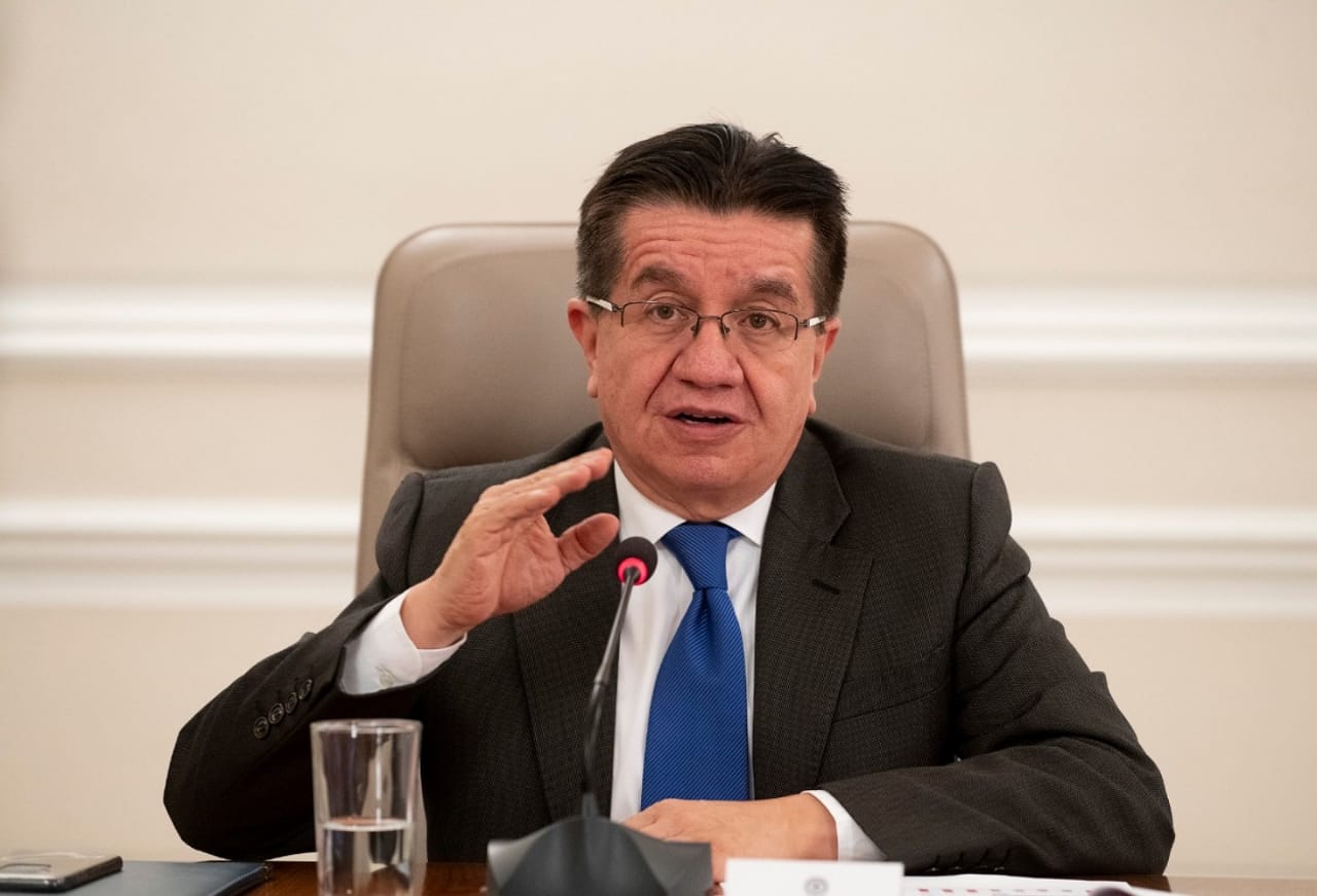 Ministro de Salud Fernando Ruiz