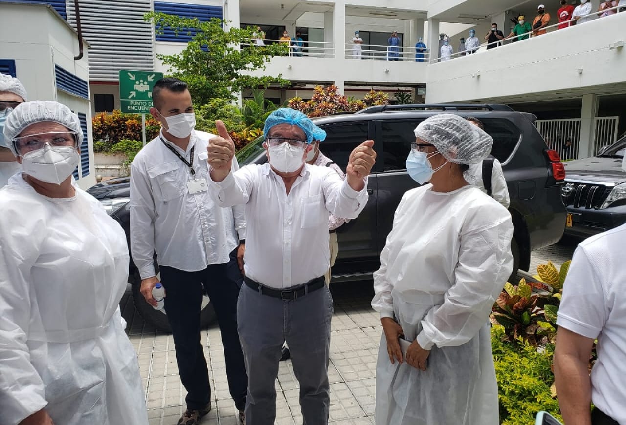 Ministro de Salud en El Espinal