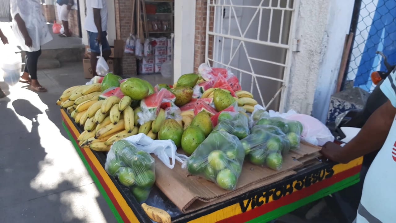 Vendedores de frutas, afectados por la falta de turistas
