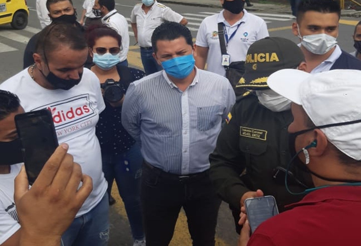 Taxistas levantan plantón en la calle 60 de Ibagué