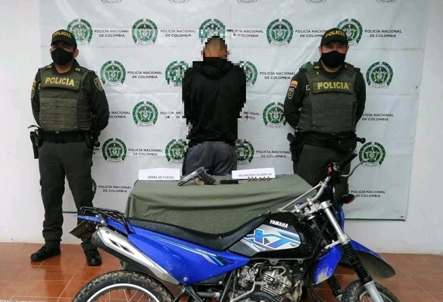 Iba a toda velocidad y armado por zona rural de Chaparral