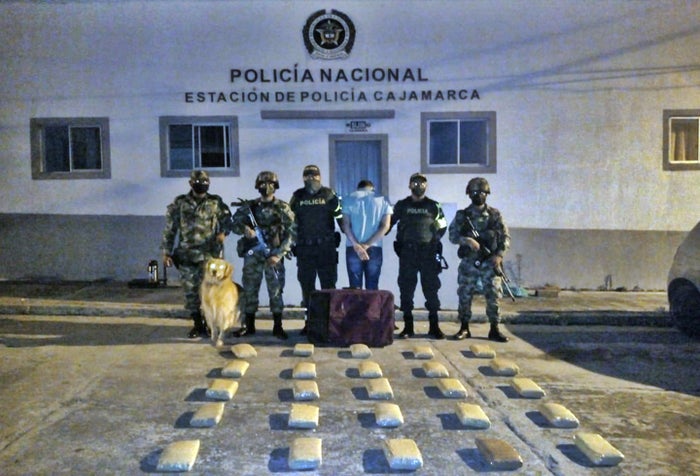 Incautan 29 kilogramos de marihuana en un bus sobre la vía a Cajamarca