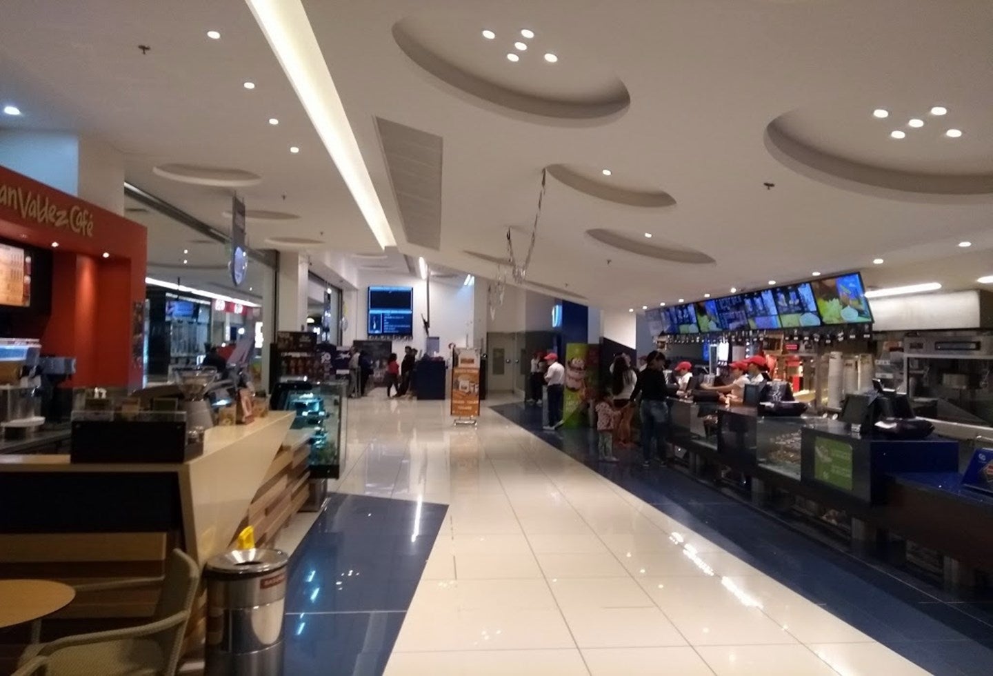 Centro comercial La Estación Cine Colombia