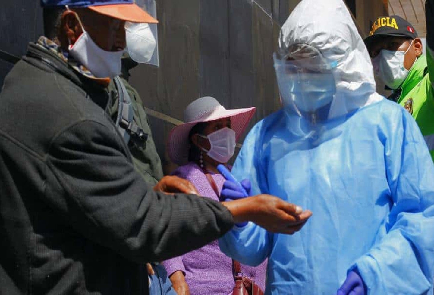 Colombia a punto de superar los 33 mil muertos por covid