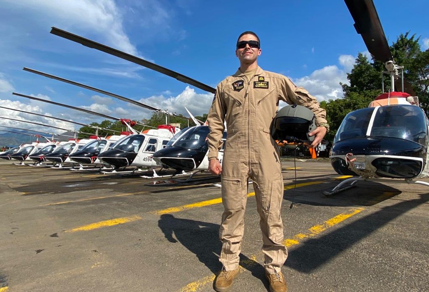 “Una profesión entre el aire y el mar”: Teniente de Navío, Helmer González