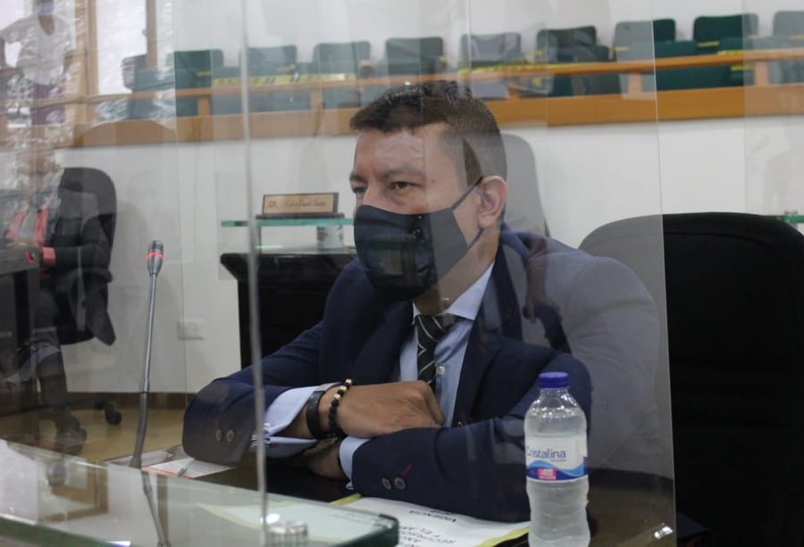 Cómo primer vicepresidente fue elegido el Liberal Carlos Reyes y segundo vicepresidente Felipe Ferro del Centro Democrático