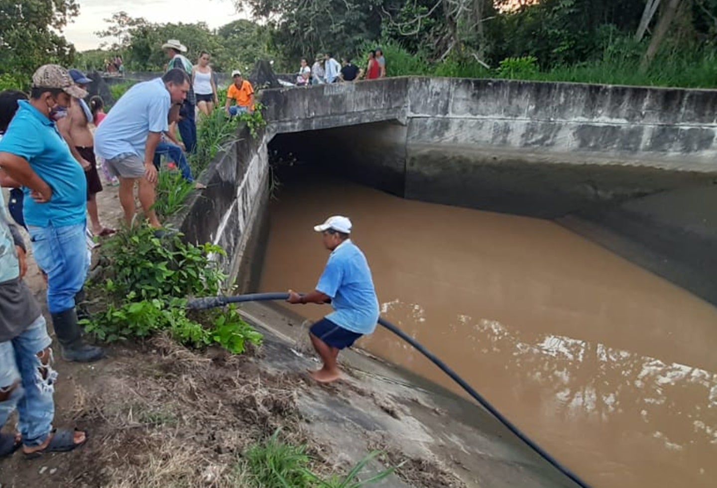 Buscan hombre ahogado en el canal de riego de Usocoello en el Guamo