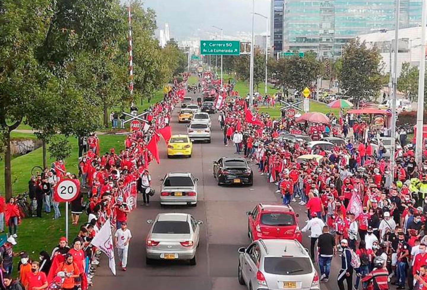 América recibido en Bogotá para la final