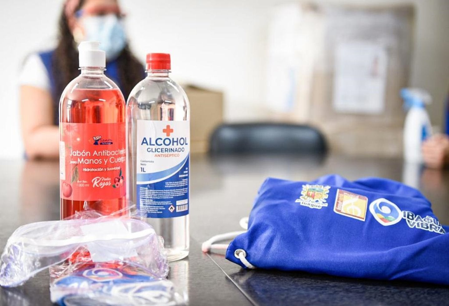 Entrega de elementos de bioseguridad en Ibagué