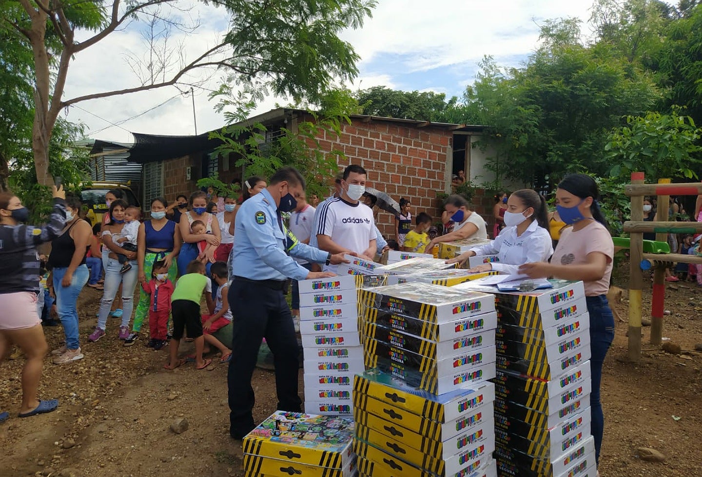 Secretaria de Movilidad entregaron juegos didácticos de seguridad vial