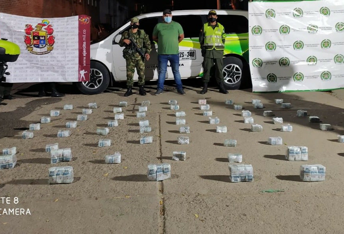 El dinero venía oculto en las puertas de un vehículo tipo Vans