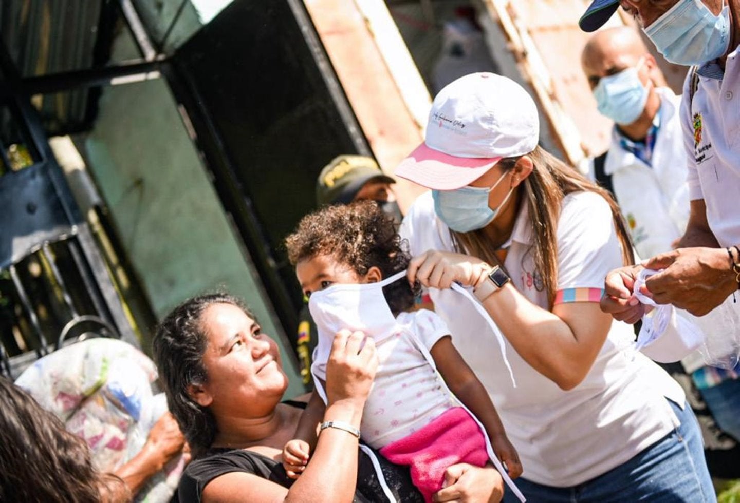 entrega de protocolos de bioseguridad a niños en Ibagué 2021